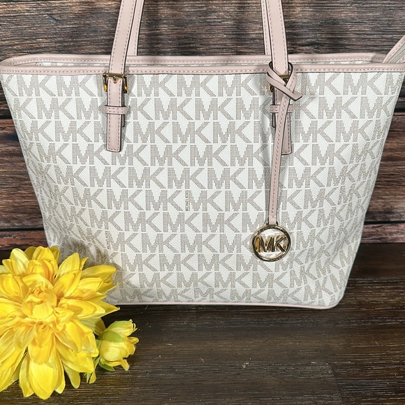Michael Kors jet set light blush tote bag in cream with light blush trim! - Picture 2 of 8